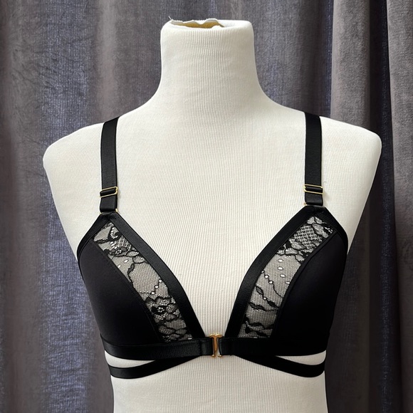 Strappy Black Lace and Satin Front Closure Bralette, Small/S, Forever 21 - Picture 1 of 6